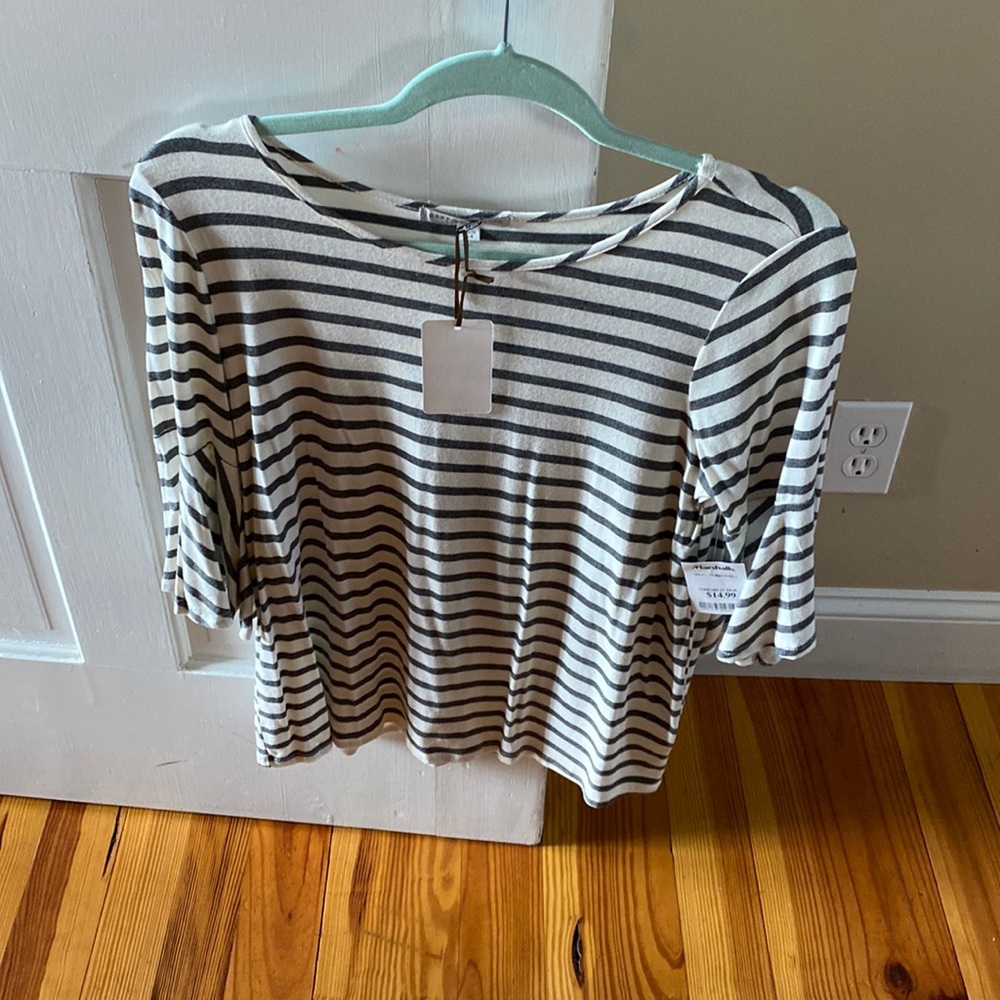 Stripped green envelope size M bell sleeves new with tags